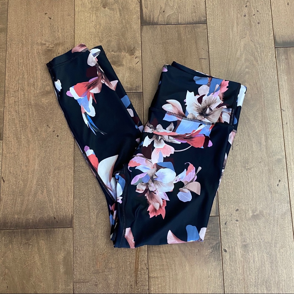 NEW Athleta Elation Paradise 7/8 Tights Pants M - Picture 5 of 9